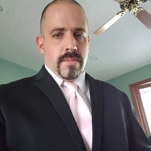 Meet your Posher, Dennis